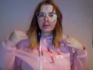 elenaflirt 30 y. o. cute cam girl makes cumshow and gets her pussy drilled