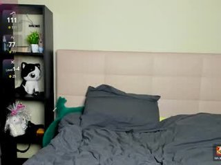 luna_lips 20 y. o. hot cum dripping from beautiful cam babe pussy