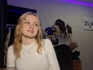 ilianamessersmith 18 y. o. 