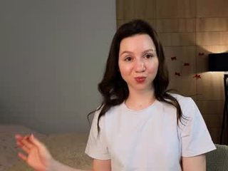 nikanaughty 19 y. o. 