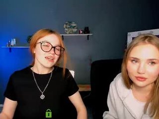 amelia_shiny_ 0 y. o. blonde cam babe in the chatroom offers her holes for banging