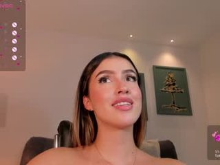 paulinasantosx 26 y. o. latina cam girl wants do foot worship online