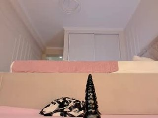 lori_leen 25 y. o. petite asian cam girl anal drilled