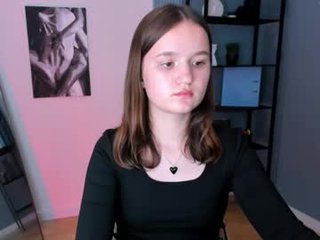 strawbunnybite 18 y. o. cam girl showing big tits and big ass