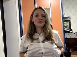 pricillahoinacki 18 y. o. 