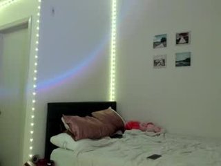 ariah_is_blonde 18 y. o. 