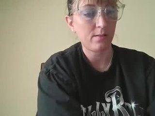 pennypettyworth 41 y. o. hot cum dripping from beautiful cam babe pussy