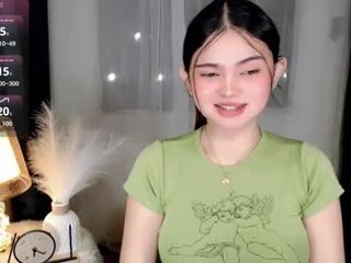 yogirl_abby 0 y. o. cam girl in beautiful stockings in the chatroom