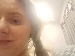 naughtyt333n 25 y. o. cam girl in great live sex oil show