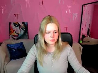 alira_glow 19 y. o. hot cum dripping from beautiful cam babe pussy