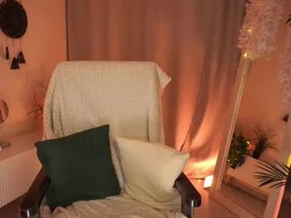 mayshawty 21 y. o. cam girl in beautiful lingerie girl shows off her pussy on camera