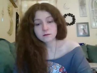 queencrimsonlvx 0 y. o.