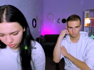 astren_villo 19 y. o. blonde cam babe in the chatroom offers her holes for banging