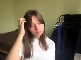 augustinafailey 18 y. o. 