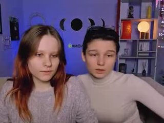 trixy_melison 19 y. o. blonde cam girl with big boobs teaching how to have sex