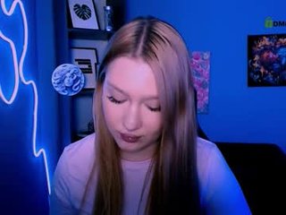 rachel_bloom__ 0 y. o.