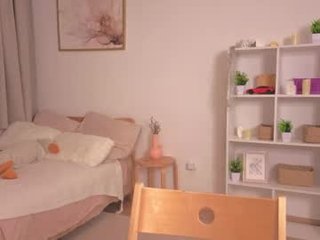 lissa_reed 19 y. o. cam girl with big boobs presents cum show online