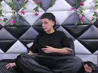 megan_thompsonn_ 19 y. o. 