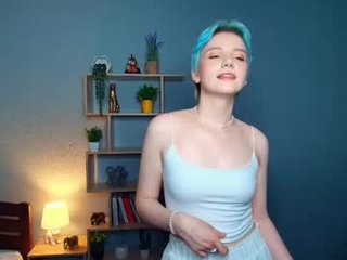 nakishacroshaw 18 y. o. 