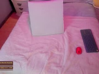 lucy_smith7 19 y. o. latina cam girl with small tits offer their holes for hot live sex