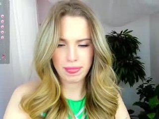 do_u_want_alice 22 y. o. blonde cam girl gets her ass stuffed with huge dick