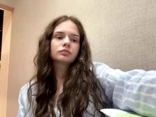 karinecheverton 18 y. o. 