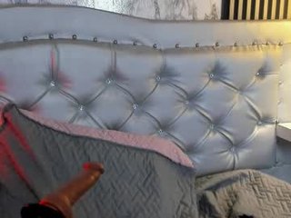 violet_bdsm 27 y. o. cam lady wants hard femdom fucking with her lover online