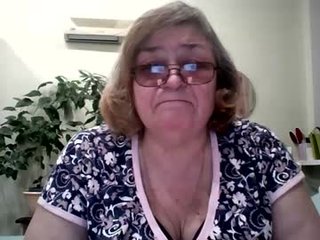 flowerlover8 64 y. o. cam girl gets her ass hard fucked by her partner